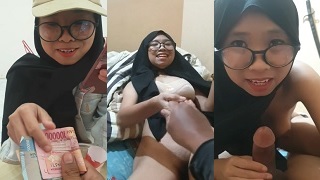 Bokep Indo Hijab Bertemu Dengan Pria Royal
